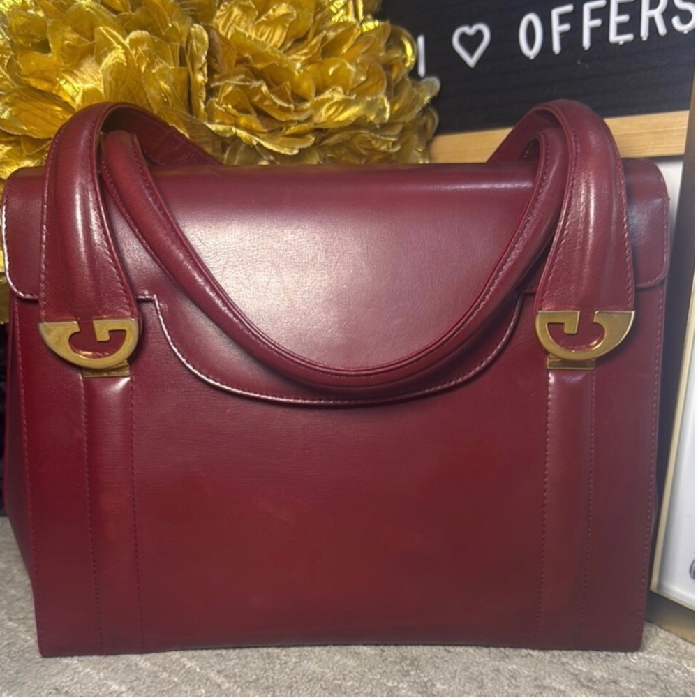 Gucci Authentic Elegant Burgundy Leather Handbag